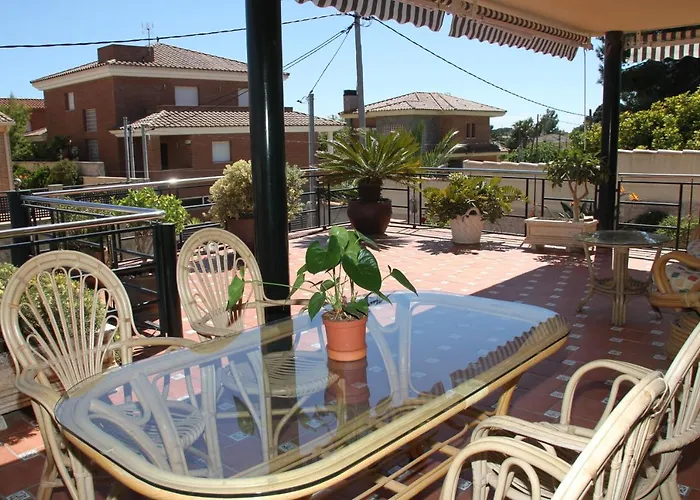 Chalet Con Piscina Privada En Zona Tranquila De Cambrils
